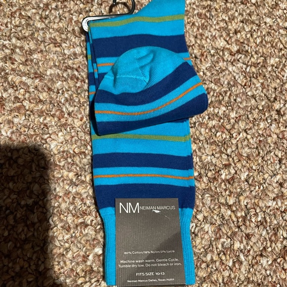 *NWT* Men NEIMAN MARCUS Over The Calf Italian Made Luxe Dress Socks (per pair). - Picture 9 of 16